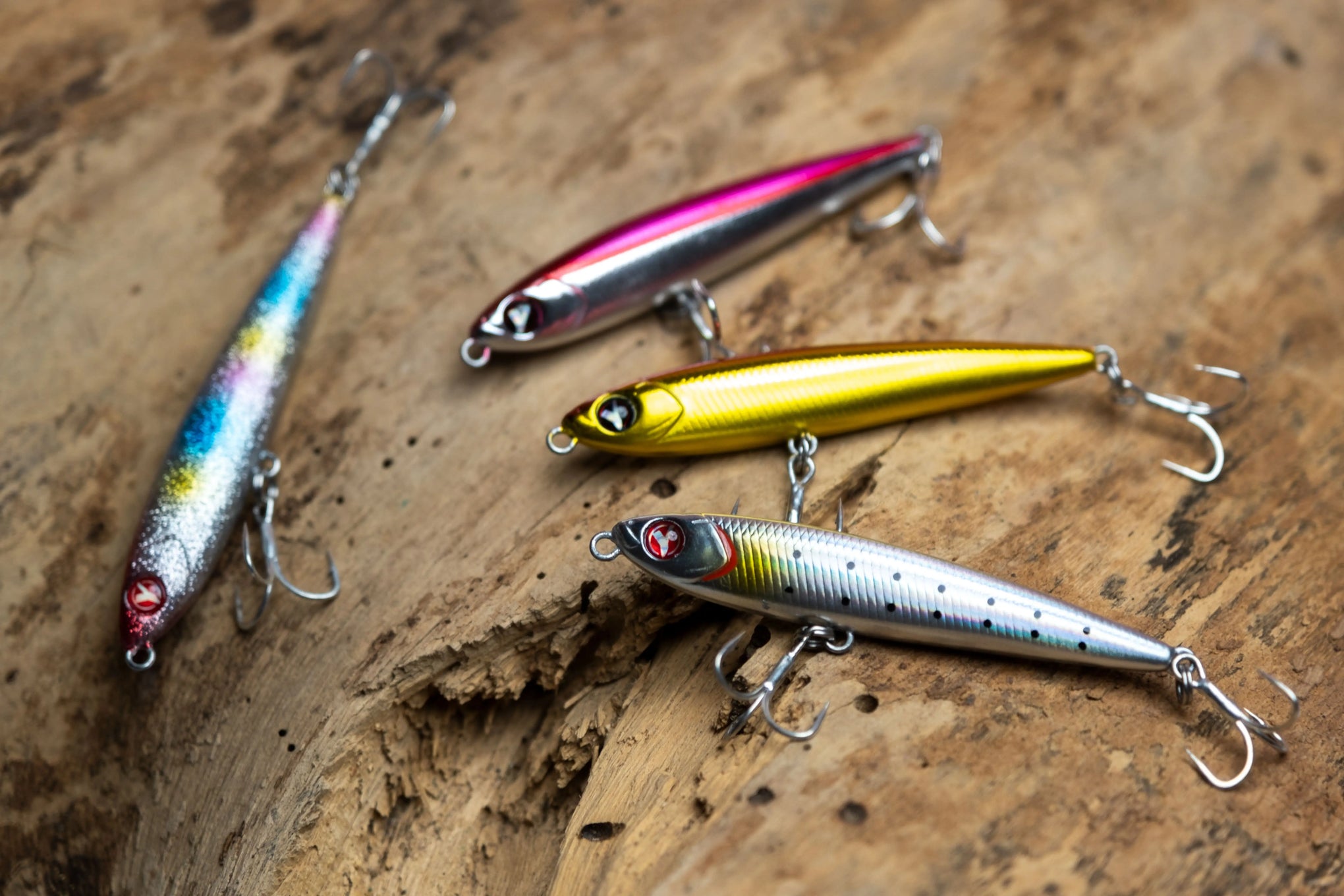 Bright crankbaits and jigs for casting — ideal lures for pike, perch, and zander demo with Fisho CamX