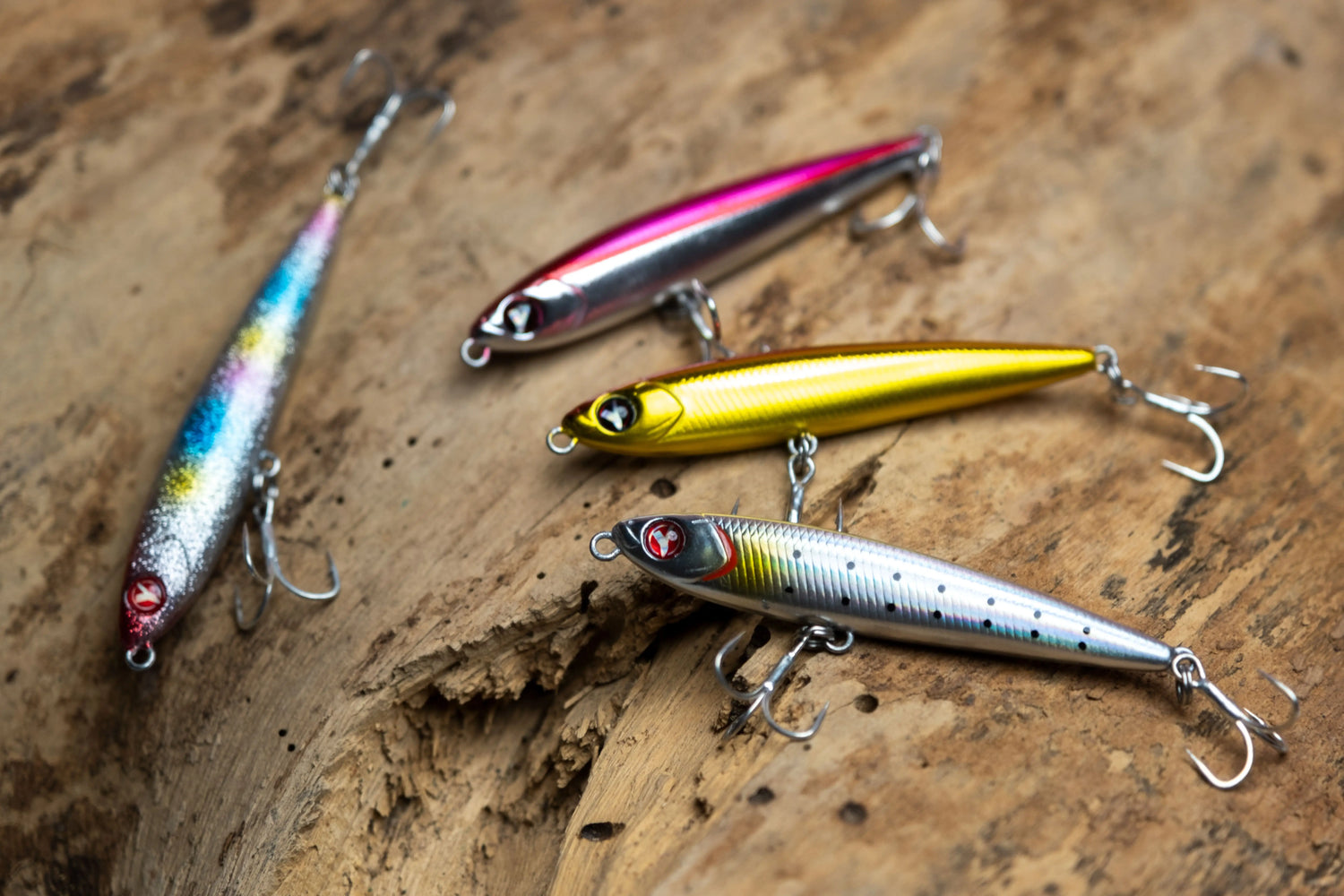 Bright crankbaits and jigs for casting — ideal lures for pike, perch, and zander demo with Fisho CamX
